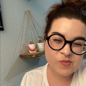 Meet your Posher, Emmaline